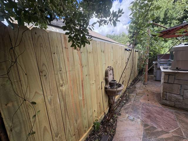 New wood fence