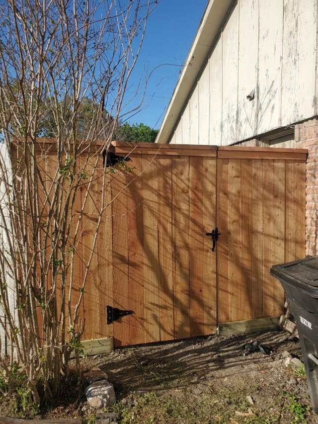 Wood gate built by Edel Contracting