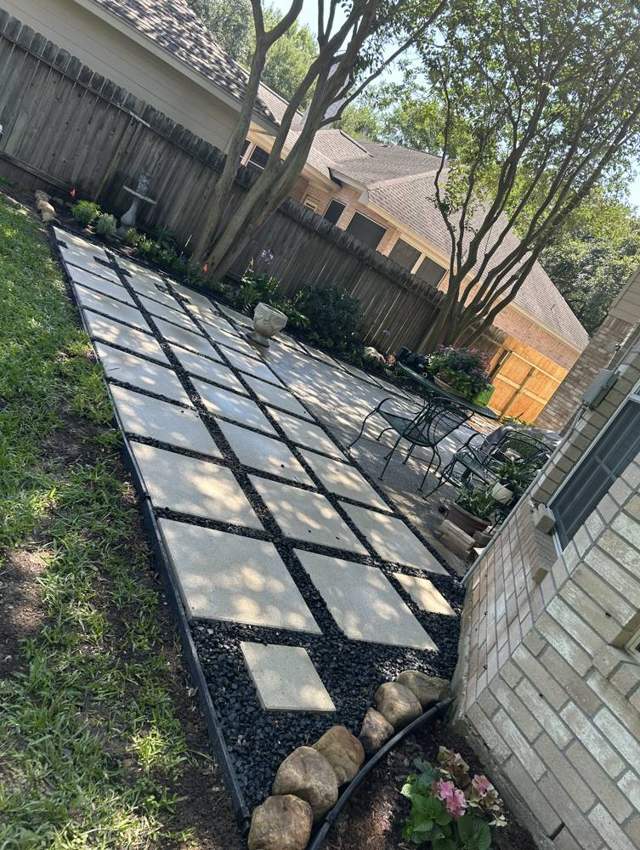 Paver patio with gravel joints